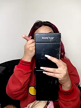 EmiilyFoxx090 online show from April 13, 2026, 2:26 am