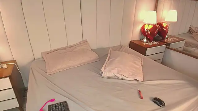 AlanaWesst online show from April 16, 2026, 8:42 pm