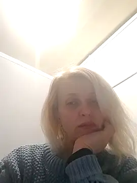 MiaLove183 online show from March 29, 2026, 9:22 am