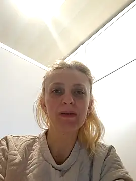 MiaLove183 online show from April 11, 2026, 7:56 am