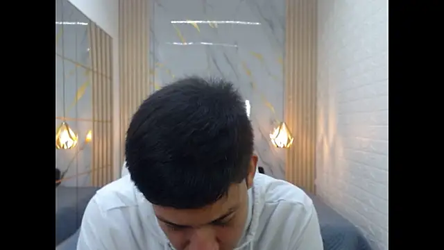 DominantBoy4 online show from April 18, 2026, 3:31 am