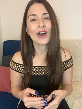 natashakinski online show from April 15, 2026, 7:58 pm