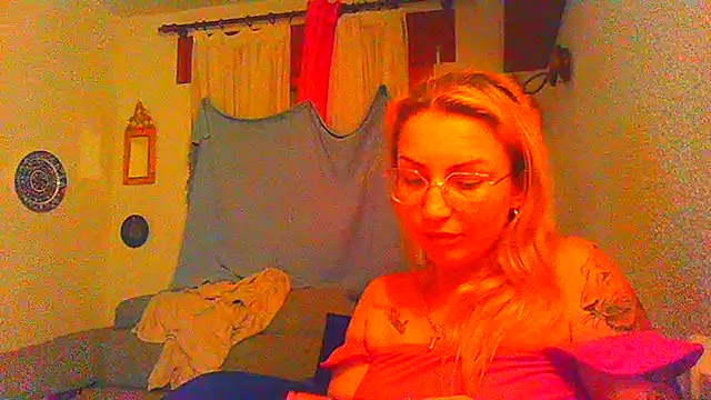 Snapshot of pamela661 chatting on July 13, 2026, 11:26 pm pamela661 online show from July 13, 2026, 11:26 pm