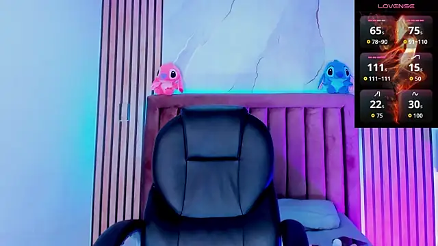 Tom Parker  online show from April 1, 2026, 9:45 pm