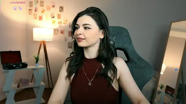 rebbekkakowalski online show from April 10, 2026, 3:35 am