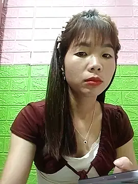Snapshot of AmyLinee01 chatting on July 9, 2026, 11:53 am AmyLinee01 online show from July 9, 2026, 11:53 am