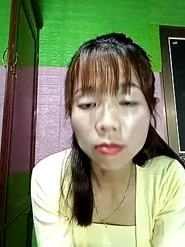 AmyLinee01 online show from April 2, 2026, 2:24 pm