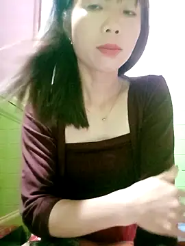 AmyLinee01 online show from April 12, 2026, 9:40 pm