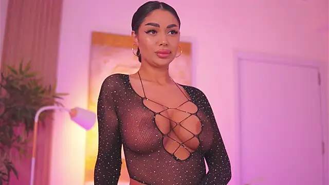LatinaMorene online show from May 13, 2026, 6:26 pm