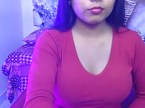 hoty-pinka online show from April 13, 2026, 5:22 am