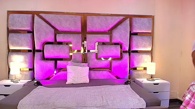 brithny bratz  online show from April 10, 2026, 5:03 am