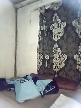 VrXis online show from April 17, 2026, 2:47 am