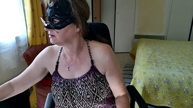 Snapshot of Chrismaturefrench chatting on June 17, 2026, 3:22 pm Chrismaturefrench online show from June 17, 2026, 3:22 pm
