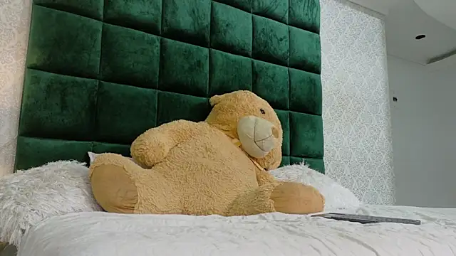 Sasha Sin online show from April 16, 2026, 9:39 pm