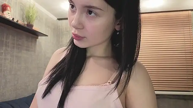 SweetieWink online show from April 13, 2026, 9:30 pm