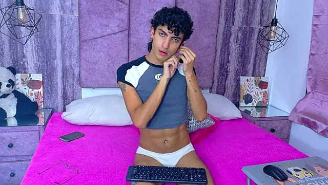 AxelRush online show from April 3, 2026, 8:15 pm