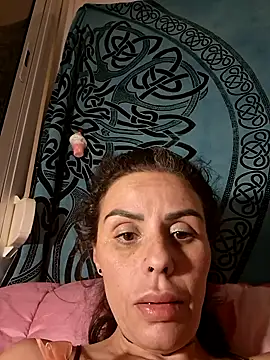 chiquitilla41 online show from April 16, 2026, 2:23 am