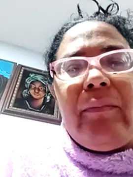 Snapshot of sexymomsn chatting on May 6, 2026, 12:09 pm sexymomsn online show from May 6, 2026, 12:09 pm