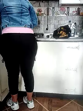 Snapshot of sexymomsn chatting on May 11, 2026, 4:59 pm sexymomsn online show from May 11, 2026, 4:59 pm