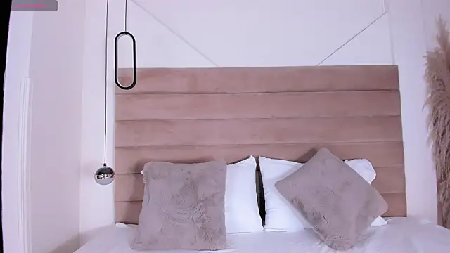 AteneaSweety online show from April 17, 2026, 1:58 pm