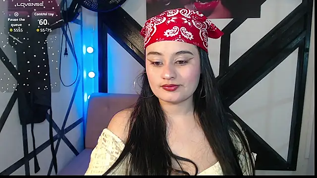 Snapshot of gabriela_tm1 chatting on June 8, 2026, 1:44 pm gabriela tm1 online show from June 8, 2026, 1:44 pm
