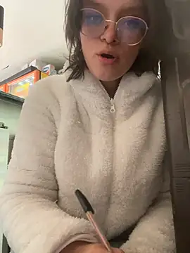 samantha dulce online show from April 6, 2026, 9:27 pm