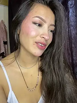 Itze Mua online show from June 3, 2026, 9:30 pm
