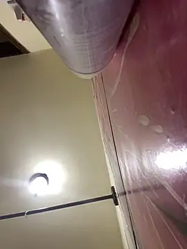 Itze Mua online show from April 16, 2026, 10:56 pm