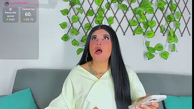 Arialane  online show from March 31, 2026, 2:02 am