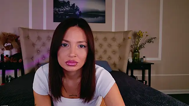 Alexa Stain online show from April 7, 2026, 8:43 pm