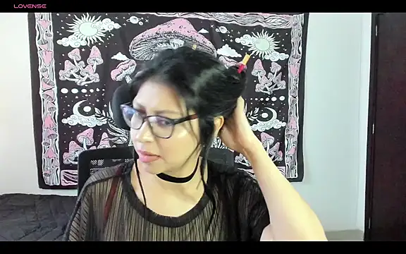 ValentinaXXX  online show from April 16, 2026, 9:39 pm