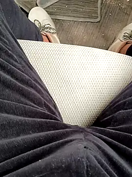 oneeyedwonder96 online show from April 9, 2026, 4:25 am