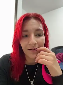 Amelie-RedHoney online show from April 10, 2026, 7:32 pm