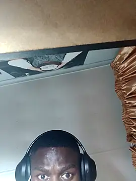 MilyLane online show from April 14, 2026, 6:13 pm