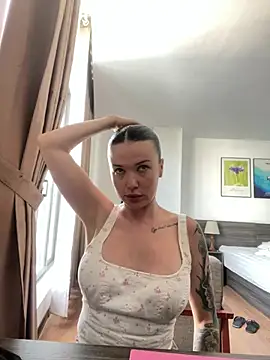 AmeliaLotuss online show from April 10, 2026, 7:59 am