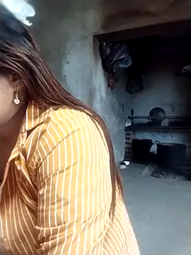 Beauty-girl- online show from April 28, 2026, 2:27 am