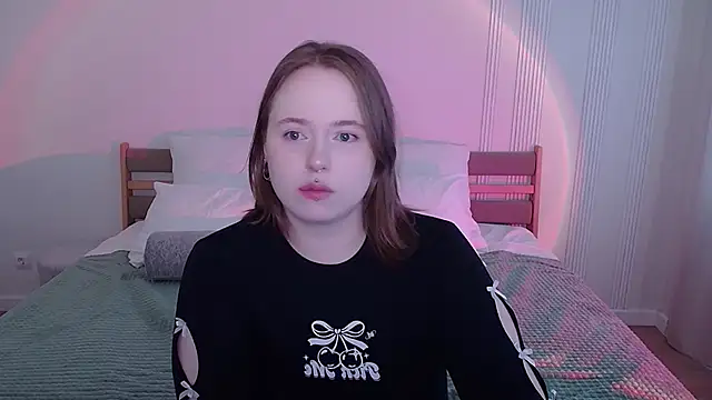 SelenaLily online show from March 26, 2026, 1:20 pm