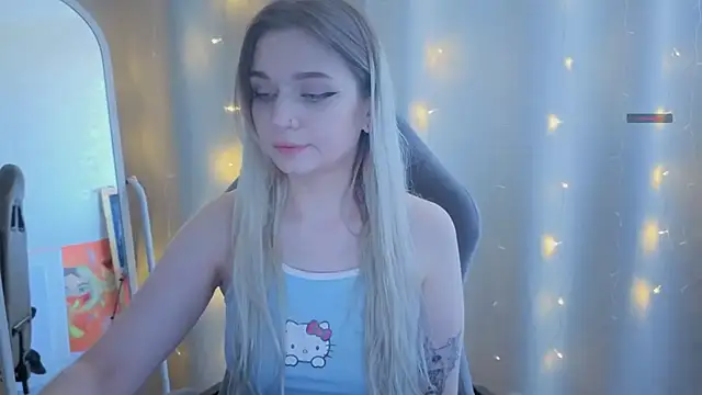 lucysussy online show from April 16, 2026, 7:31 am