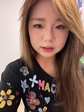 DAHLiA95 online show from May 31, 2026, 11:49 am