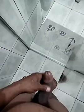 Pretinho-01 online show from April 16, 2026, 12:33 am