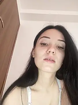 icedrosemarye online show from April 8, 2026, 10:17 am