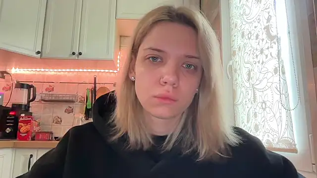 TenderChloe online show from June 26, 2026, 9:04 am