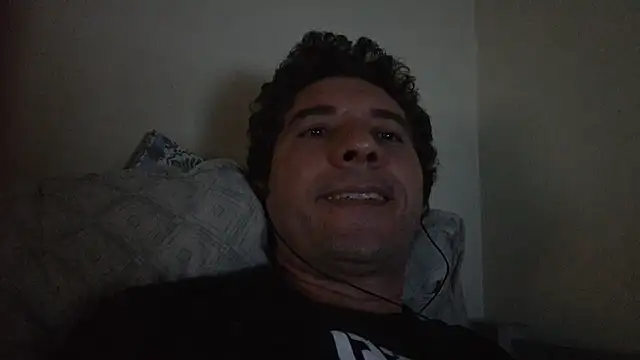 Sueliton2 online show from April 9, 2026, 9:10 pm