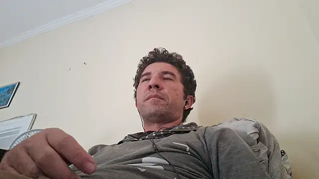 Sueliton2 online show from April 10, 2026, 6:37 pm