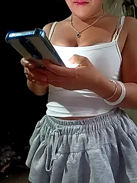 Snapshot of sena_baby chatting on April 29, 2026, 11:22 pm sena baby online show from April 29, 2026, 11:22 pm