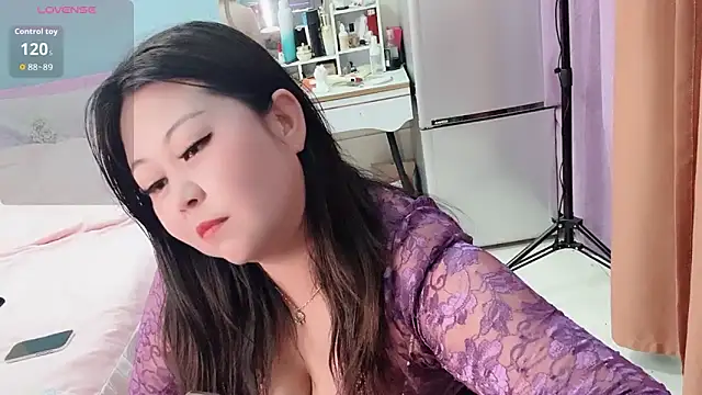 zhenzhen bb online show from April 5, 2026, 1:07 pm