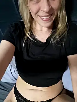 Foxyflame28 online show from March 25, 2026, 7:35 pm