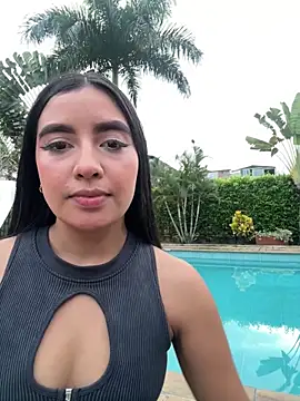 HaileyBiieber online show from April 15, 2026, 11:05 pm