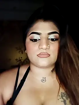 Sanaya Gil online show from April 16, 2026, 10:12 pm