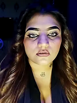 Sanaya Gil online show from April 3, 2026, 7:31 pm